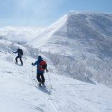 オサムの“遭難に遭う前に、そして遭ったら”｜昨今のバックカントリー批判に思うこと